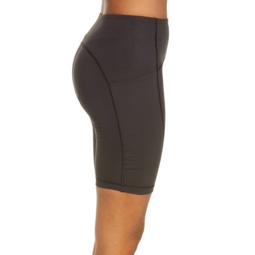 Thinx Active Period Light Absorbency Cycle Shorts Black - Picture 4 of 6